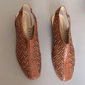 Pikolinos woven leather sling backs with perforations